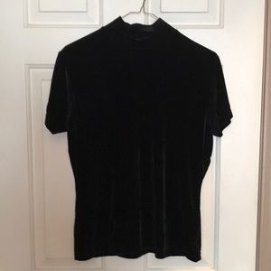 Women’s faux velvet top.